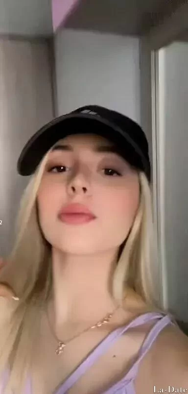 Estefania Profile image 2