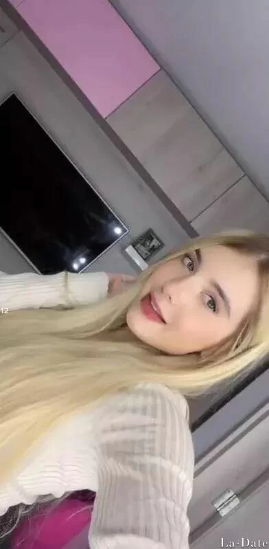 Estefania Profile image 3