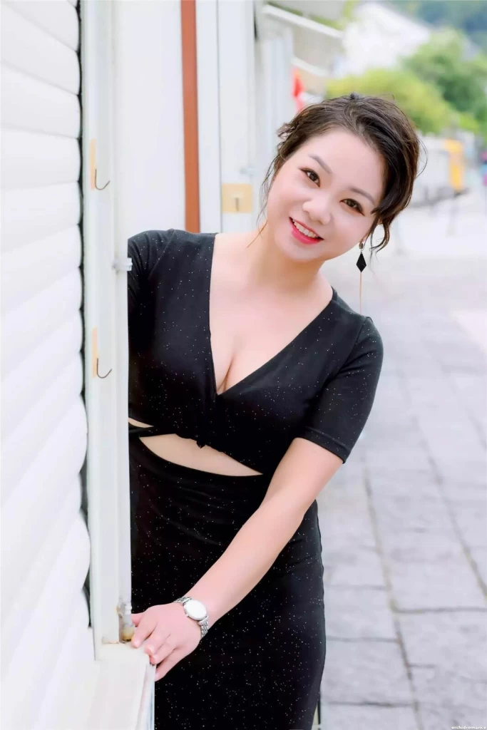 Betty Profile image 4