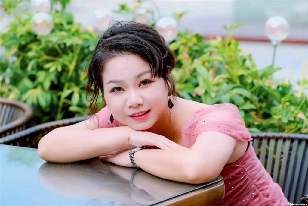 Betty Profile image 3