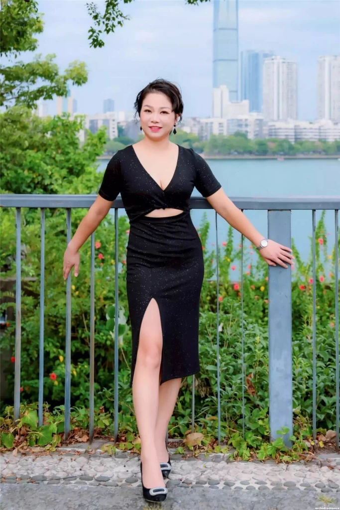 Betty Profile image 6