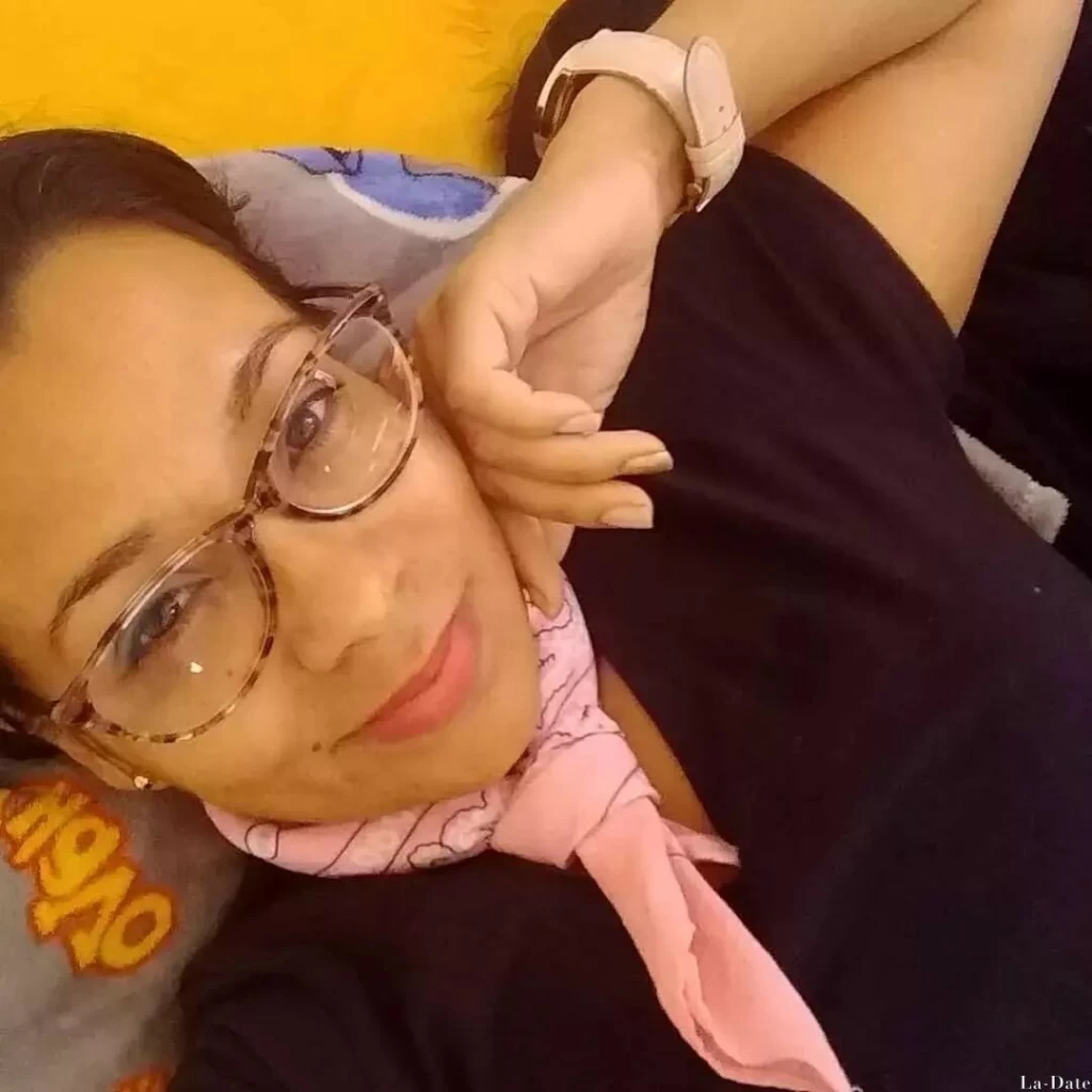 Claudia Profile image 6