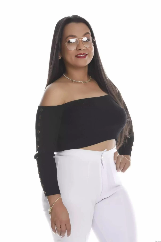 Claudia Profile image 2