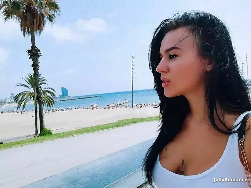 Anna Profile image 2