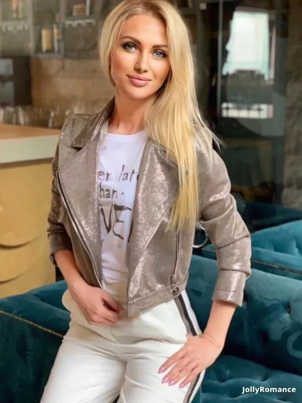 Alina Profile image 5