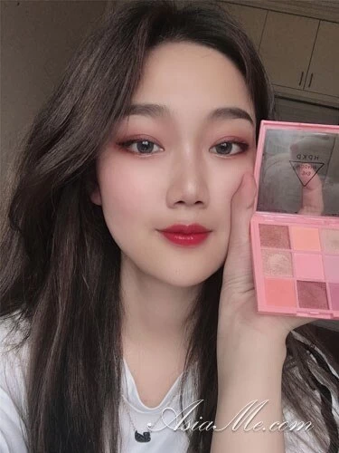 Hong Profile image 2