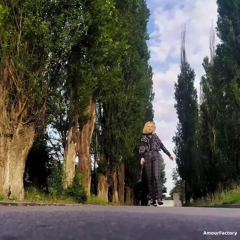 Karina Profile image 3