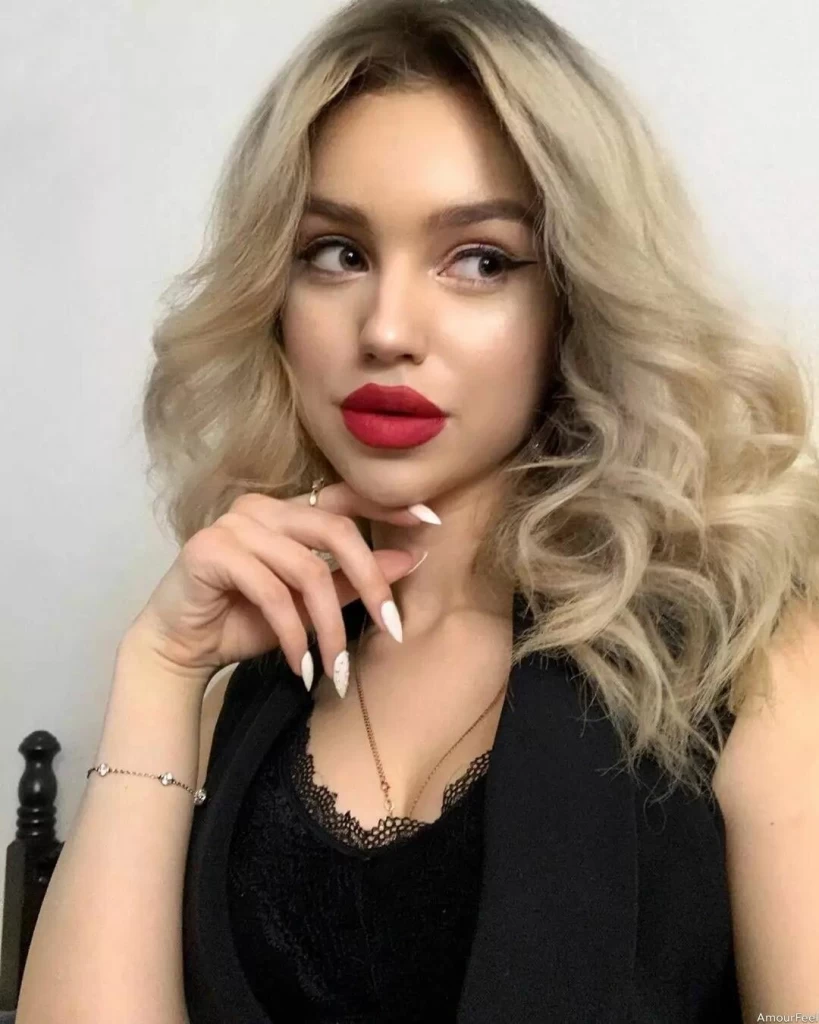 Olena Profile image 3