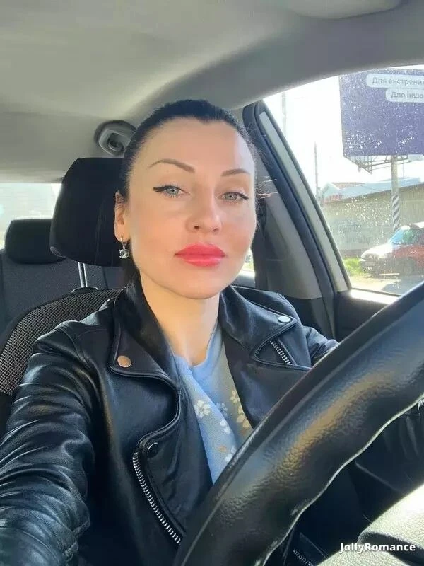 Yannina Profile image 4