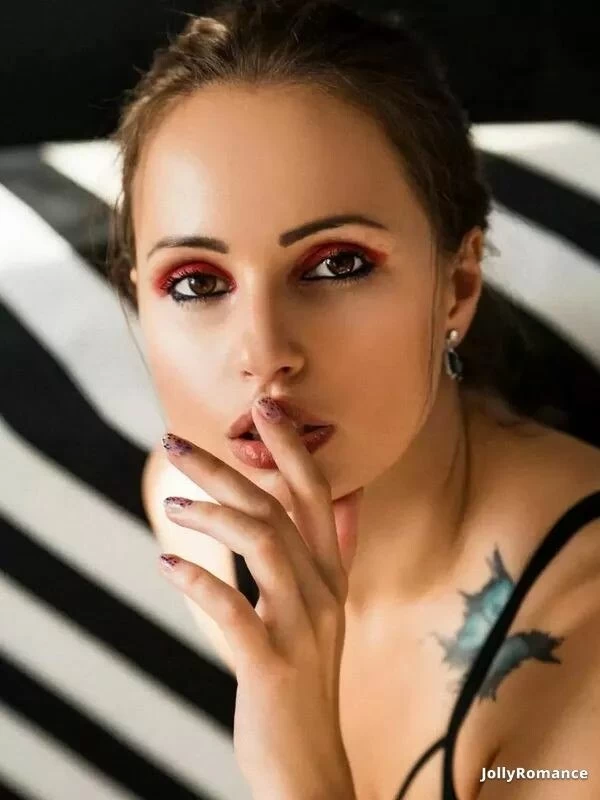 Karyna Profile image 5