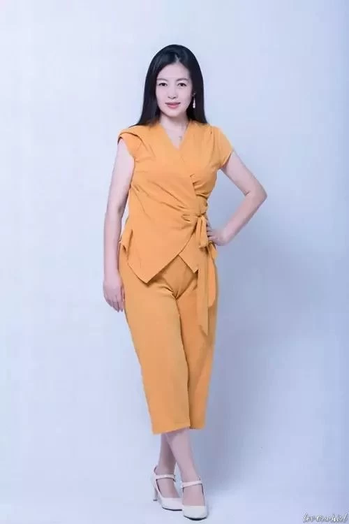 Leah, 40
